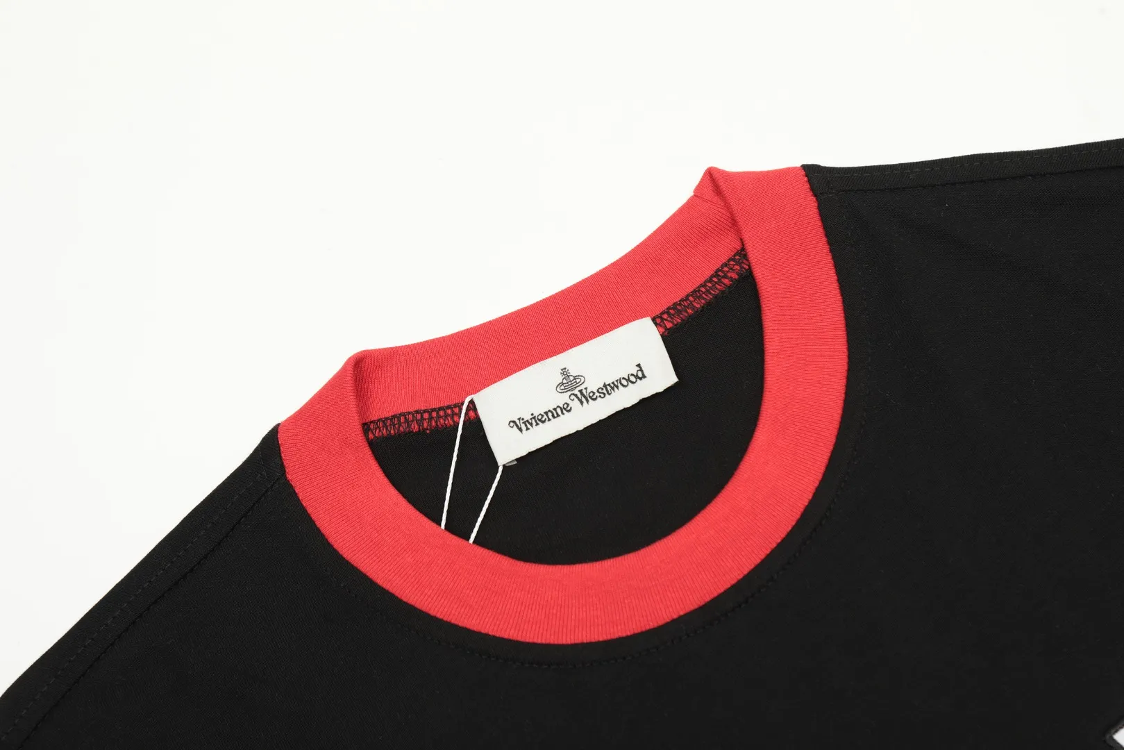 VIVI11#vivienne west wood Queen Mother West Vivian Saturn Poker Contrast Color Short Sleeve 2024 Top Popular Style XS-L Color: Black White